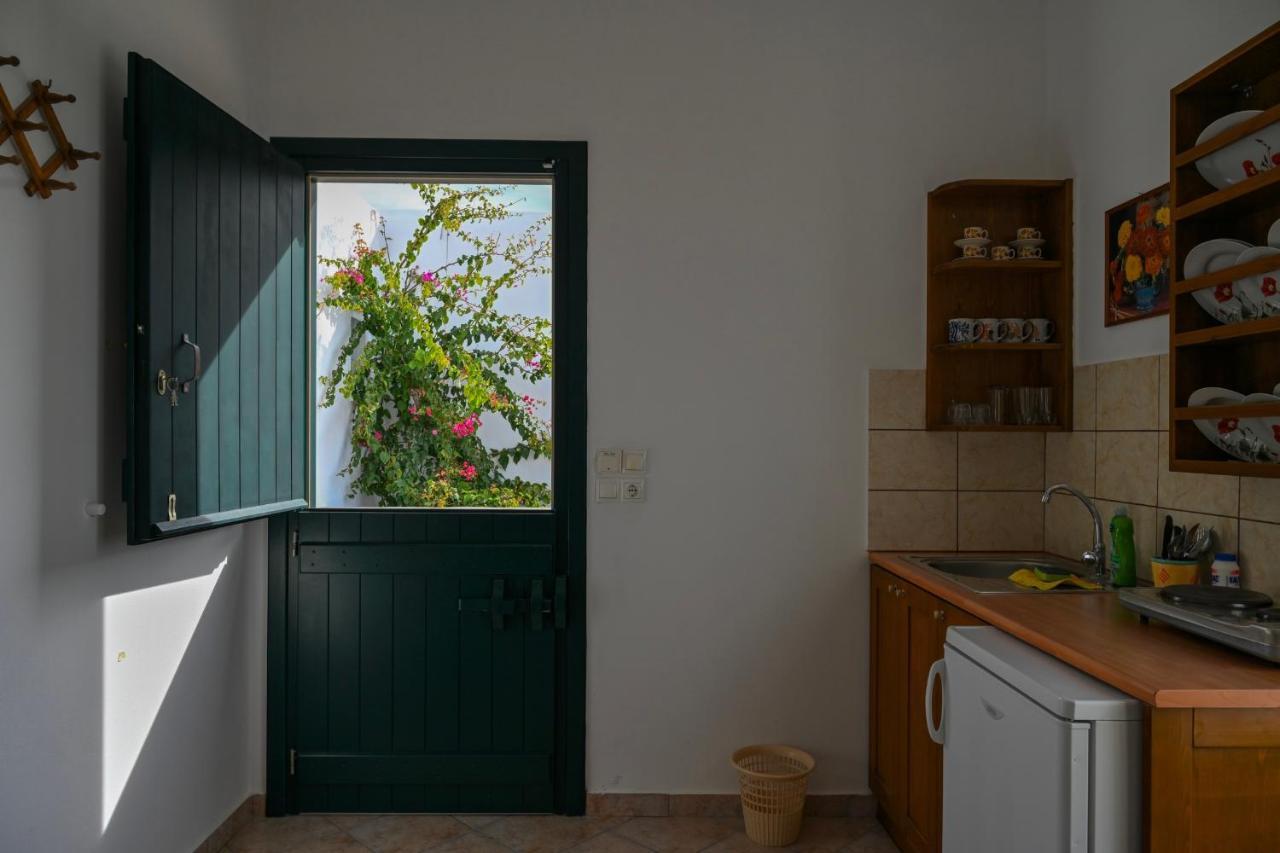 Blue Bliss Apartment Ambrami Bagian luar foto