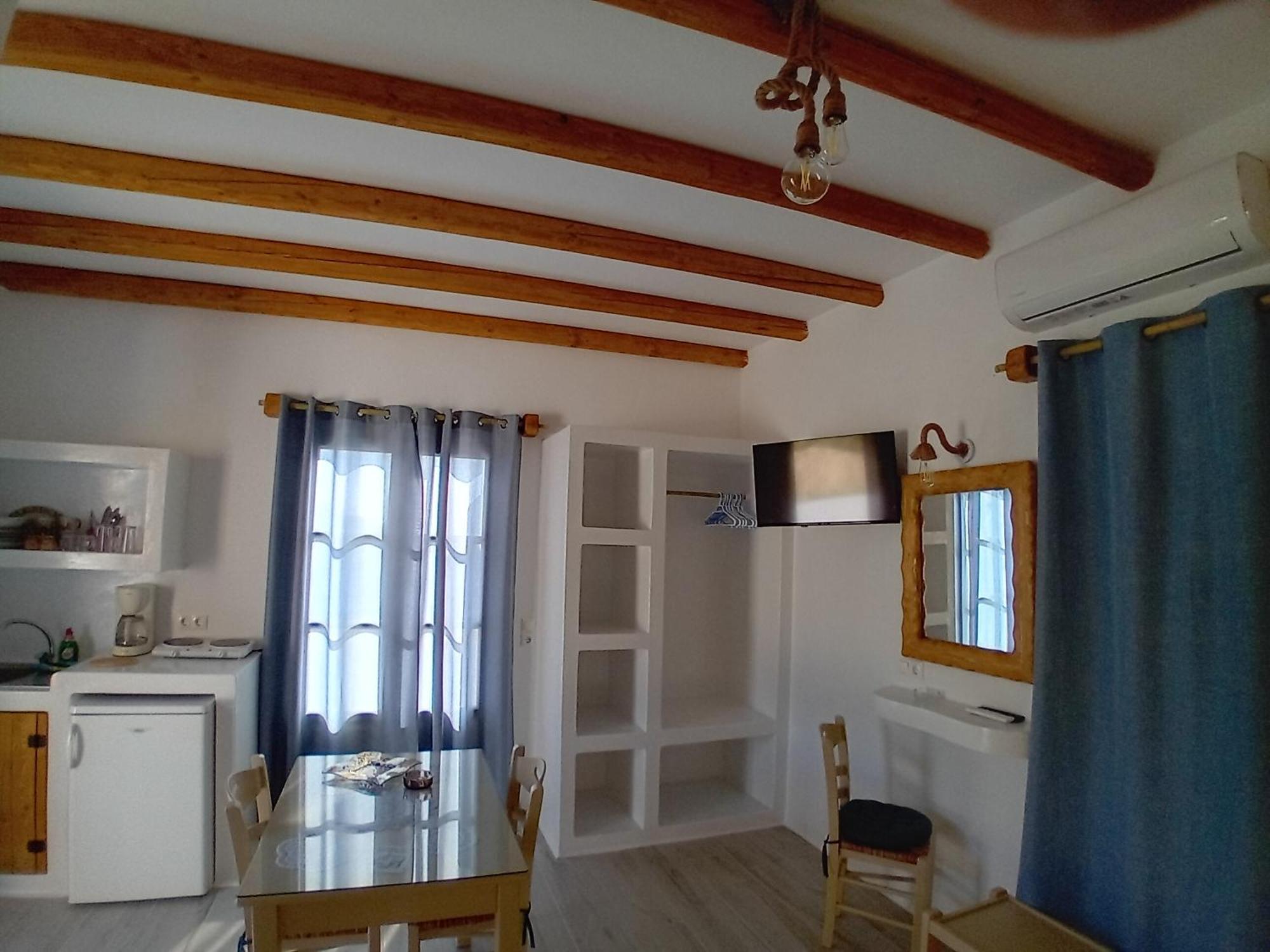 Blue Bliss Apartment Ambrami Bagian luar foto